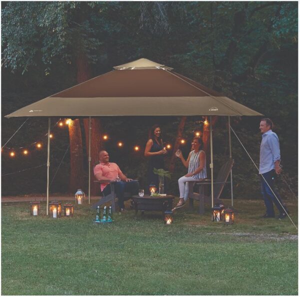 Carpa Plegable de14ft X 14ft con luces LED marca Ozark