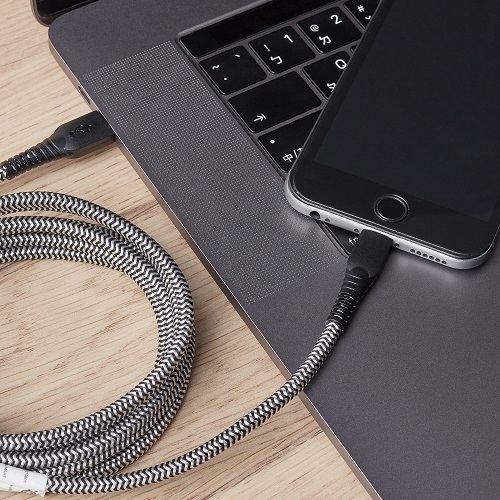 Cable USB-C a Lightning 6ft - Marca Onn. - Imagen 3