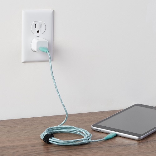 Cable de carga USB-C 6 ft Marca BlackWeb - Imagen 3