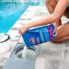 Estabilizador de cloro para piscina. Bolsa de 4 lb. Marca Clorox