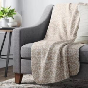 Alternative view of Manta de tiro de chenilla 60" x 50" Marca Threshold