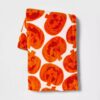 Manta de calabaza 50 x 60 in (127 cm x 152.4 cm) marca ¡Hyde & EEK! Boutique