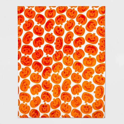 Manta de calabaza 50 x 60 in (127 cm x 152.4 cm) marca ¡Hyde & EEK! Boutique - Imagen 3