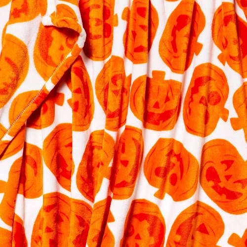 Manta de calabaza 50 x 60 in (127 cm x 152.4 cm) marca ¡Hyde & EEK! Boutique - Imagen 4