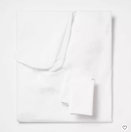 Protector de colchón tamaño Full + par de fundas de almohadas marca Room Essentials