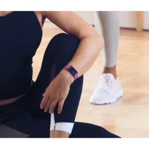 Alternative view of Correa con diseño abierto color rosa para monitor de actividad fisica marca fitbit