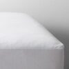 Cubrecolchon ajustable impermeable tamaño matrimonial marca Made By Design