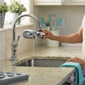 Alternative view of Filtro de agua con montaje en grifo marca PUR