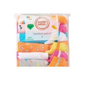 Alternative view of Paquete de 6 calzones y 6 pares de calcetines para niña marca Wonder Nation