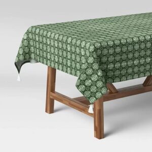 Mantel de tela para mesa tamaño 50'' X 50'' marca Threshold