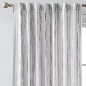 Alternative view of 2 paneles de cortina a rayas con filtro de luz gris de 50"x84" - Threshold™