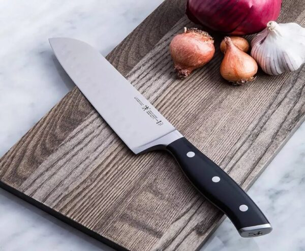 Cuchillo de cocina Santoku de 7" marca Henckels