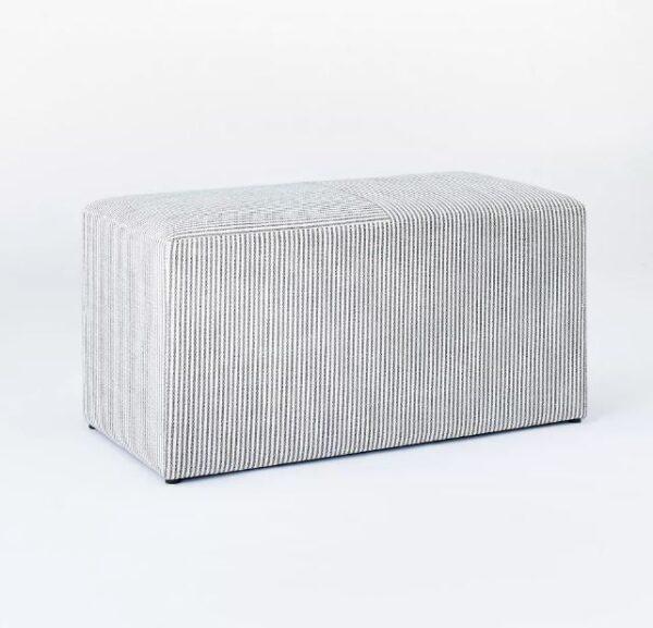 Asiento/Banco en forma de cubo diseñado con Studio McGee - Threshold™