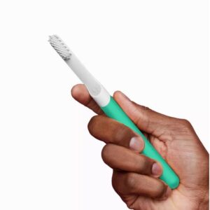 Alternative view of Cepillo de dientes eléctrico de plástico con estuche de viaje - quip