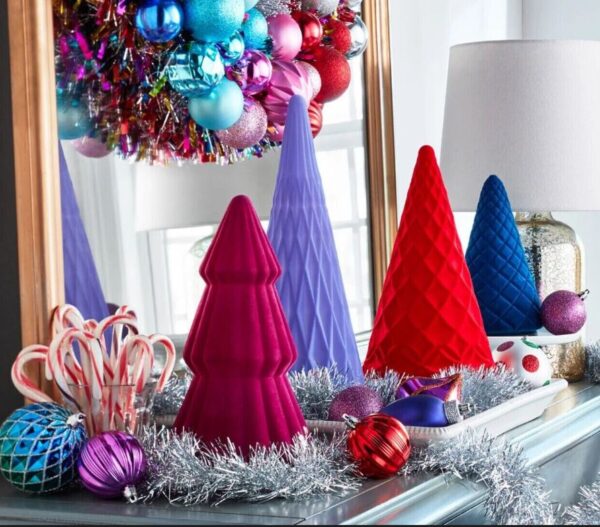 Set de 4 pinos navideños decorativos preiluminados - Members Mark