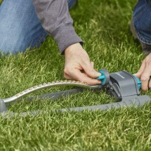 Alternative view of Aspersor rectangular ajustable 3000 pies cuadrados, azul - Gilmour LD