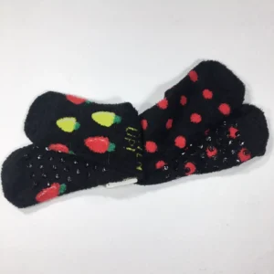 Alternative view of Paquete de 2 pares de calcetines con diseño de luces navideñas y puntos rosas talla 4-10 marca lighten up