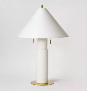 Lámpara de mesa de cerámica con pantalla cónica blanca - Threshold™