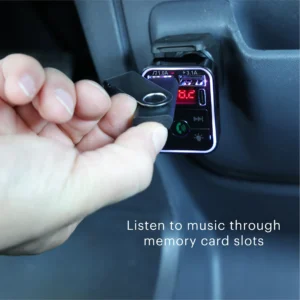 Alternative view of Cargador de coche con FM, Bluetooth, transmisión inalámbrica de llamadas y música  -Onn
