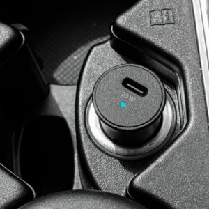 Alternative view of Kit de carga de celular para carro de 20W USB-C - Onn