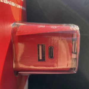 Alternative view of Cargador de pared de USB-A y USB-C de Pringles Chips