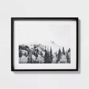 Cuadro enmarcado de 30" x 24" de montañas con neblina - Threshold