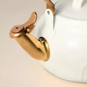 Alternative view of Tetera de 2 qts de acero inoxidable, color blanco - Marca Hearth & Hand