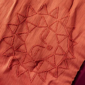 Alternative view of Juego de edredón y 2 fundas de almohada con estampado Geo Sun  tallla Full/Queen- Opalhouse