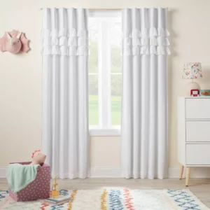 Par de paneles de cortinas opacas con volantes para niños 106.6x213.3cm color blanco- Pillowfort