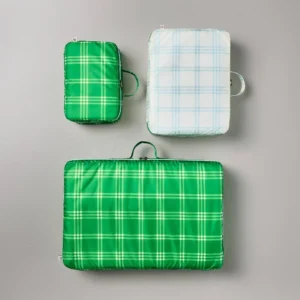 Organizador de viaje a cuadros con tres rayas en color crema, azul claro y verde  -Hearth & Hand