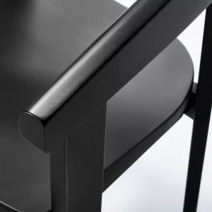 Alternative view of Silla de comedor de madera maciza Terra con respaldo curvo - Threshold