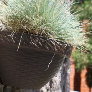 Alternative view of Maceta de plástico diseño Rattan para pared de 26 cm tono Chocolate