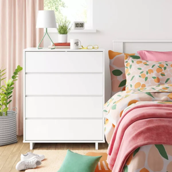 Cómoda moderna de 4 cajones color blanco- Room Essentials