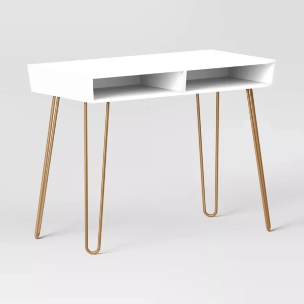 Escritorio blanco con dorado marca Threshold