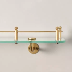 Alternative view of Repisa de vidrio decorativa de 61 cm - Hearth & Hand