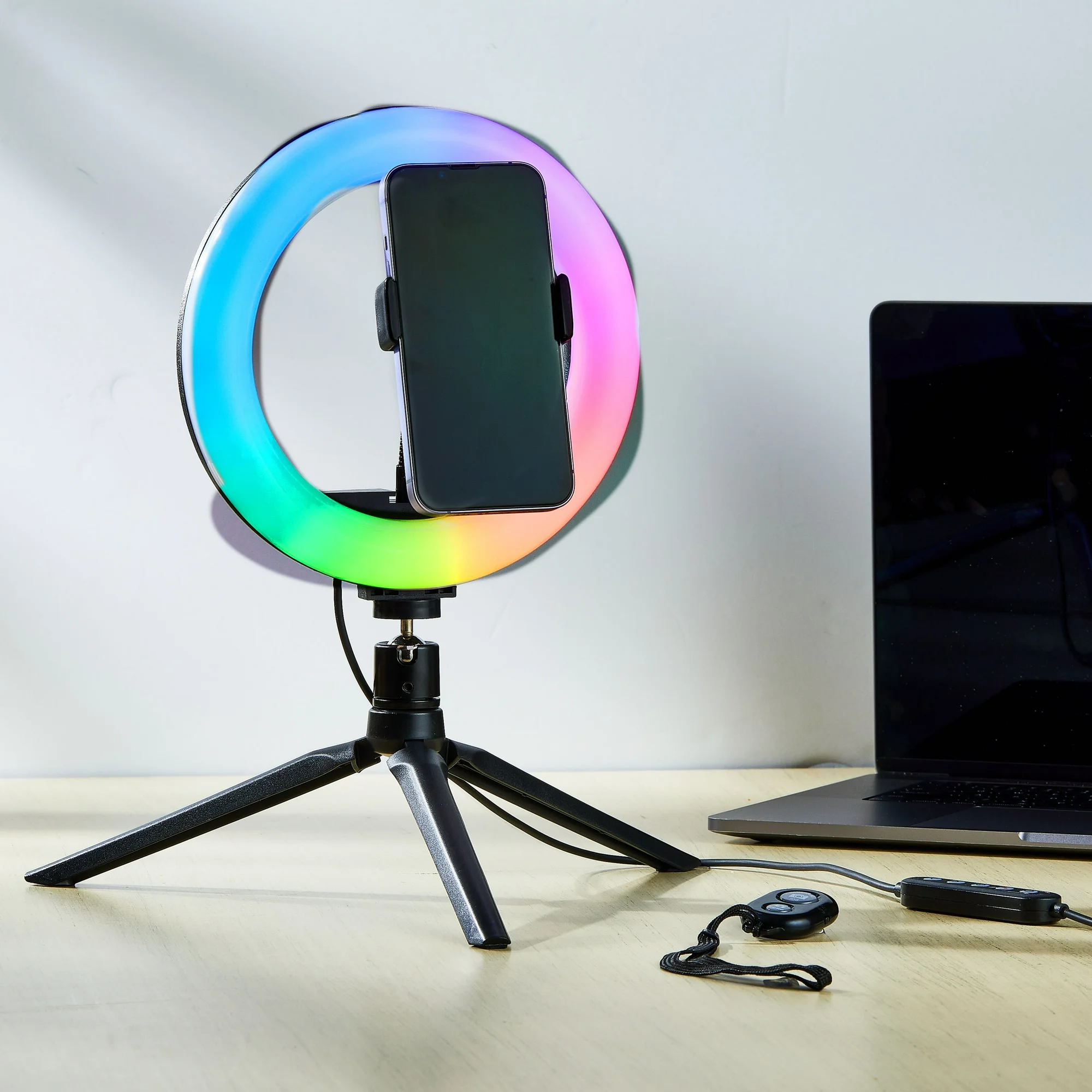Anillo de Luz RGB de Mesa de 8" con Trípode - Onn - Imagen 3