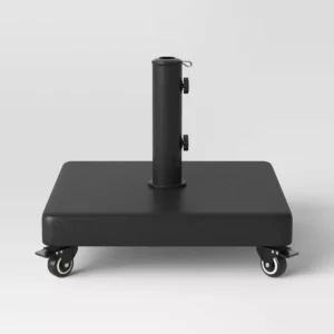 Base cuadrada de 25 kg con llantas para sombrillas marca Threshold