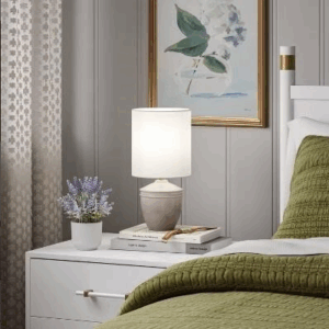 Alternative view of Par de lámparas de mesa estilo moderno marca Threshold