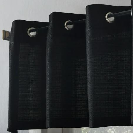 Juego de cortinas semitransparentes color negro de 54 x 36" - Marca Mainstays - Imagen 2