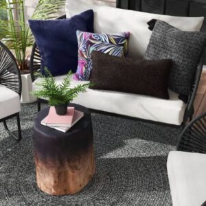 Alternative view of Paquete de 2 fundas de cojín de 12x24 in para exteriores, color gris carbón - Marca Threshold