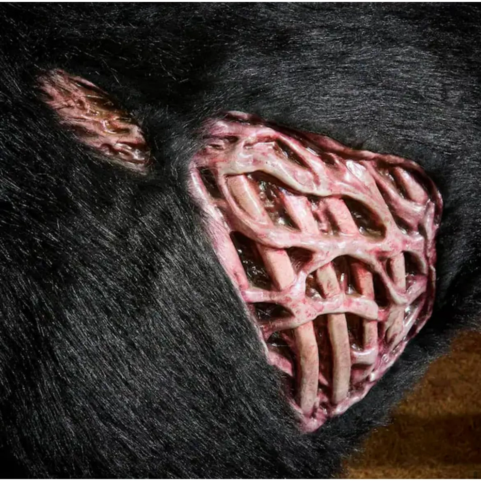 Animatrónico de Zombie Lobo de 5.5 ft marca Magiko - Imagen 3