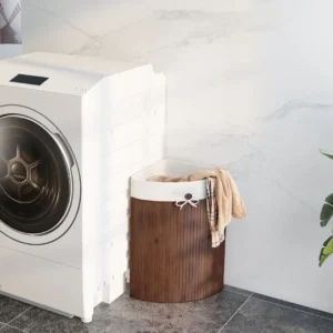 Alternative view of Canasta esquinera de bambú para ropa con tapa - Costway