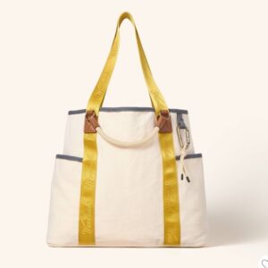 Bolso grande color crema marca Woolrich x Target
