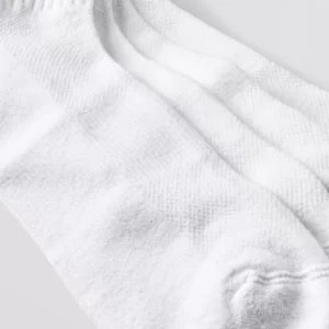 Alternative view of Paquete de 6 pares de calcetines tobilleros para hombre talla 6/12 color blanco -Goodfellow & Co