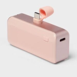 Banco de energía enchufable 4200 mAh con conector USB-C color durazno - Marca Heyday