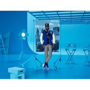 Alternative view of Muñeca coleccionable Kenbassador LeBron James con outfit streetwear y accesorios - Marca Barbie Signature