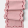 Camino de mesa festoneado bordado de 72" x 14" color rosa -Threshold