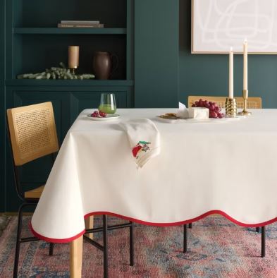 Mantel blanco con orillas rojas de 84" x 60" - Marca Threshold™ - Imagen 2