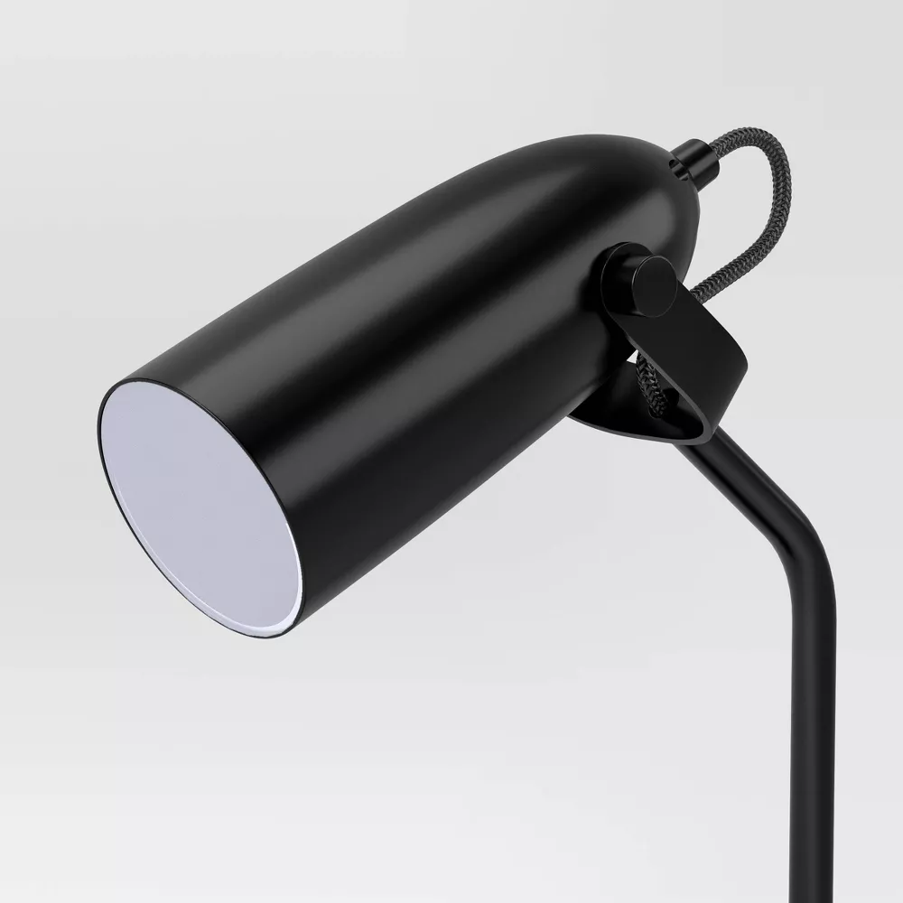 Lámpara de escritorio con bombilla LED integrada, color negro - Room Essentials - Imagen 2