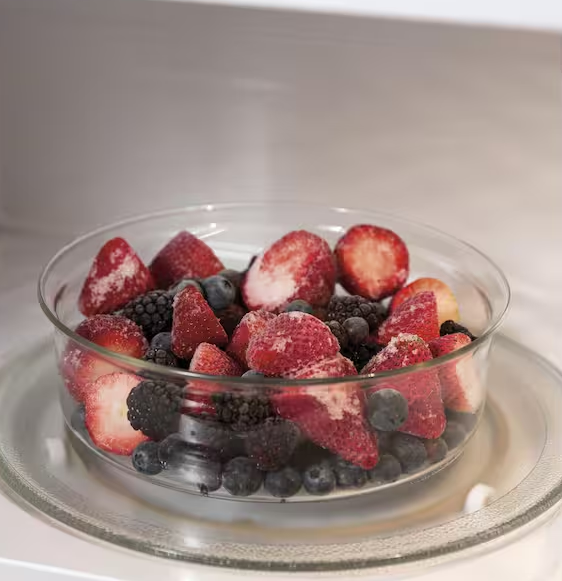 Horno microondas con capacidad de 1.1 pies cúbicos - GE - Imagen 2